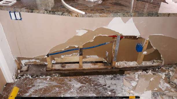 Water damage restoration process in Poteet, TX
